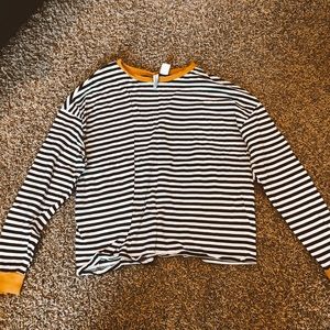 Long sleeve crop top